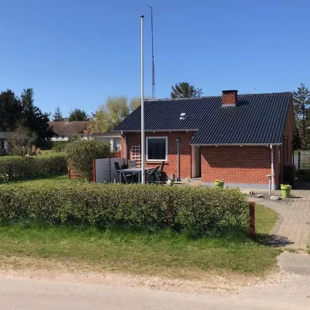 Apartment Lille Rode Hus Mando *